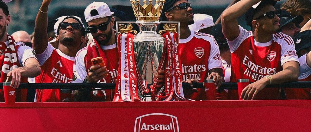 Arsenal celebra su título de la Premier en Londres