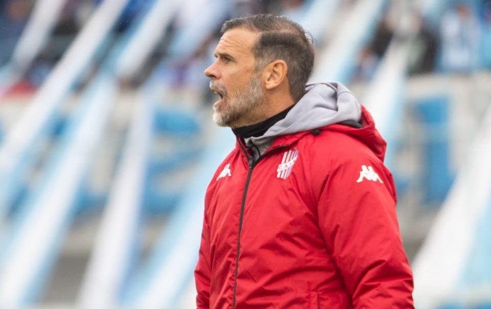 Andrés Yllana quedó en la cuerda floja tras una nueva caída de San Martín