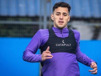 El ex Colón salió llorando y con dolor en la rodilla izquierda. Alan Forneris sufrió una dura lesión en Estudiantes - Racing
