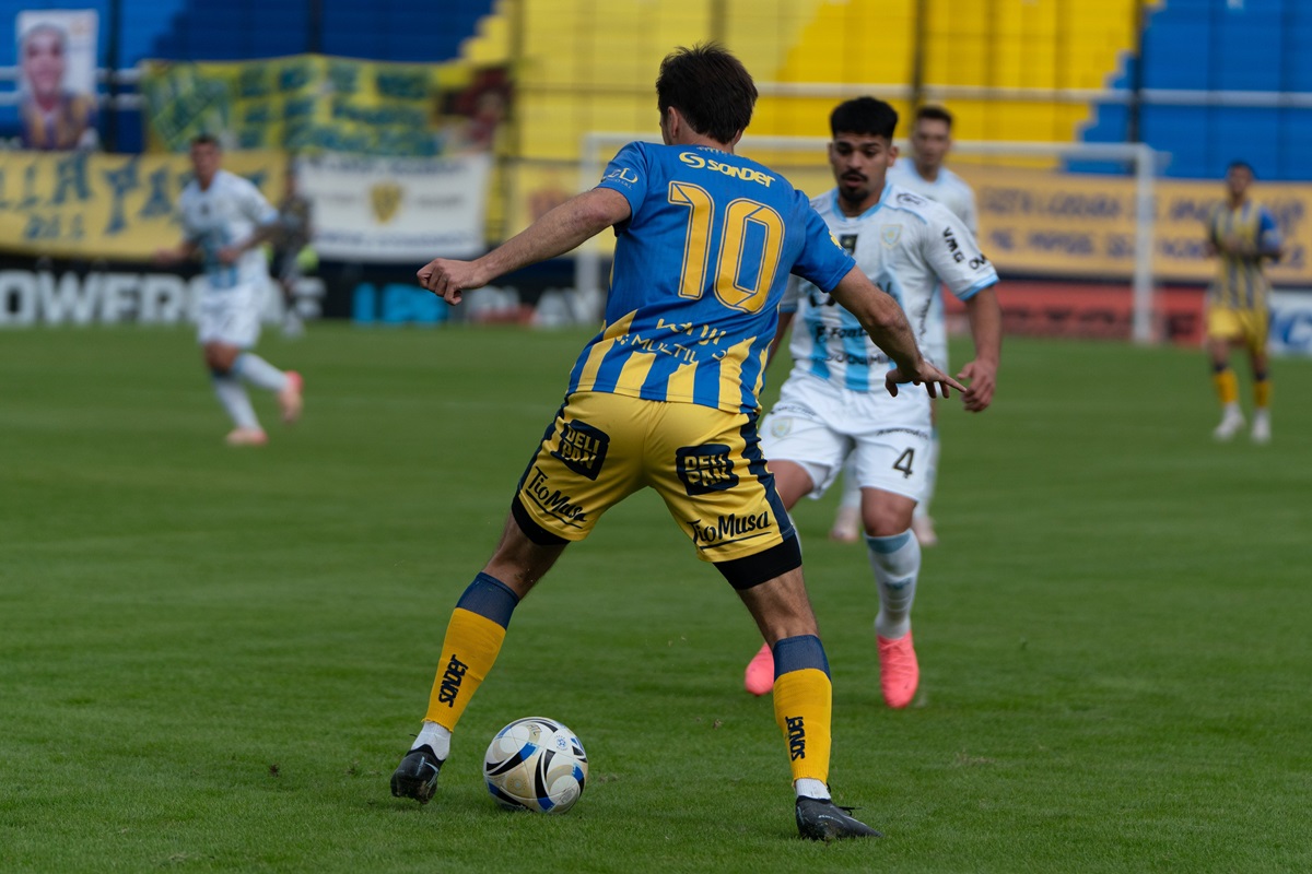 El Bohemio se impuso por 2 a 0 con goles de Álvarez y Fedele. Atlanta le ganó a Rafaela y lidera en Primera Nacional