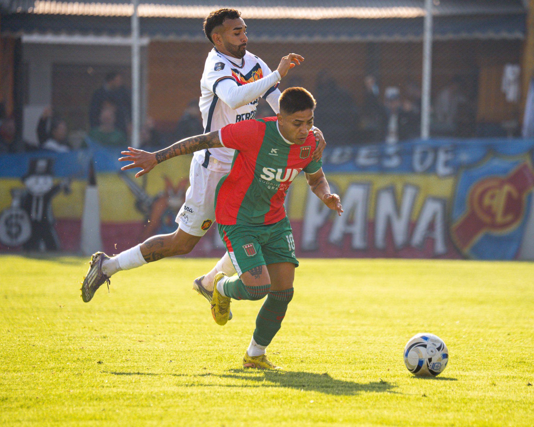 Colegiales y Agropecuario empataron sin goles