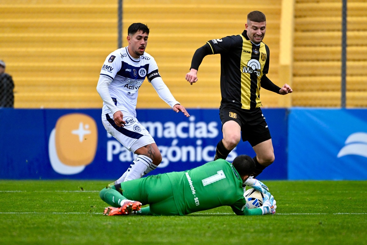 El Aurinegro dejó pasar una gran chance en su zona ante el Quemero. Acassuso fue más que Deportivo Madryn en el empate 0 a 0