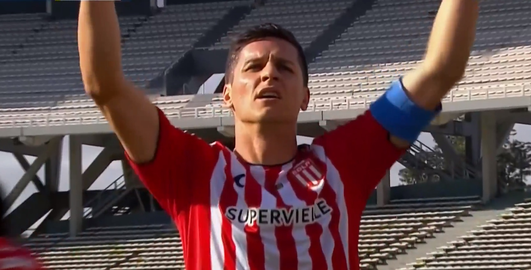 Guido Carrillo celebró con gol 500 partidos oficiales