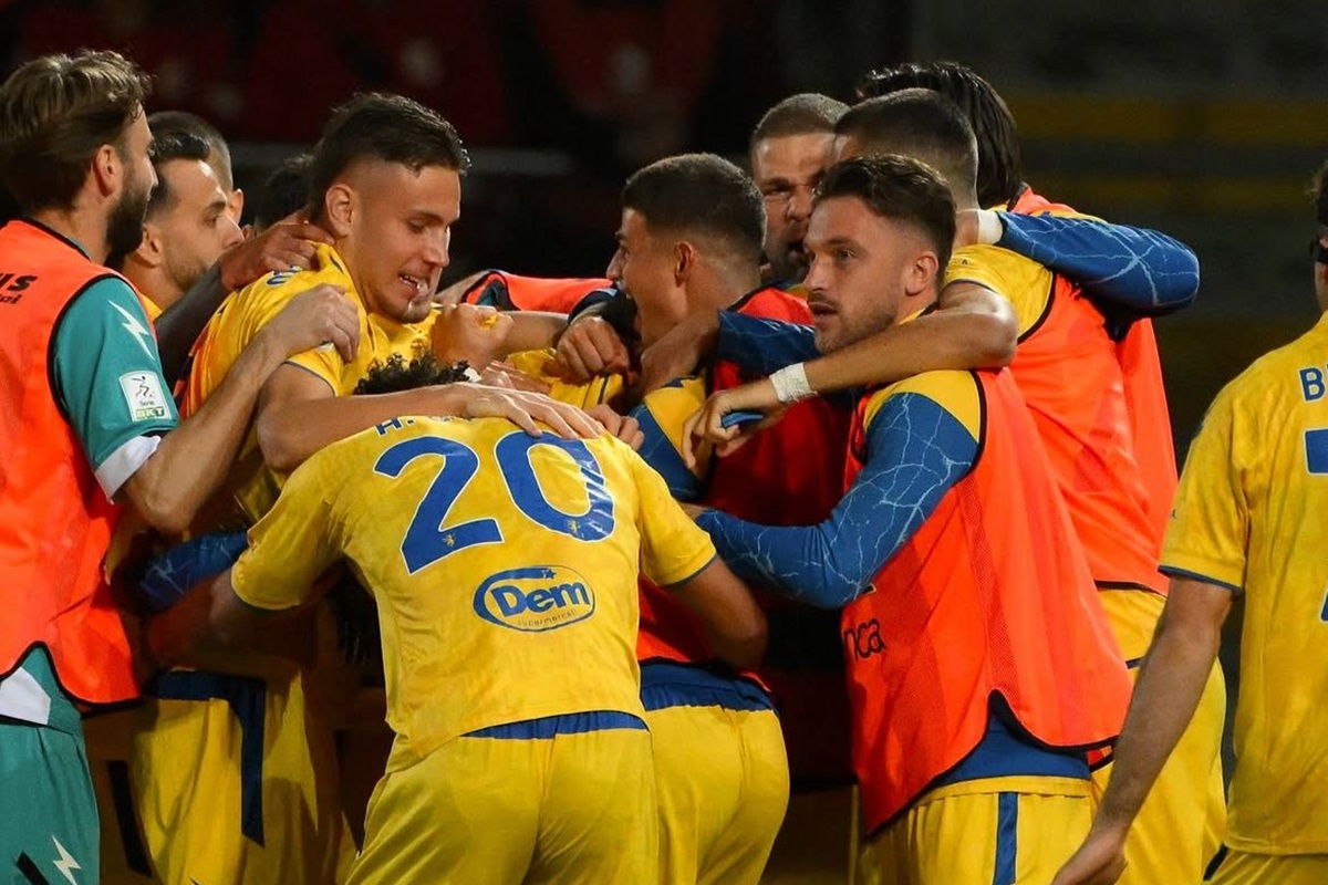 Frosinone goleó a Mantova y logró el ascenso a Serie A