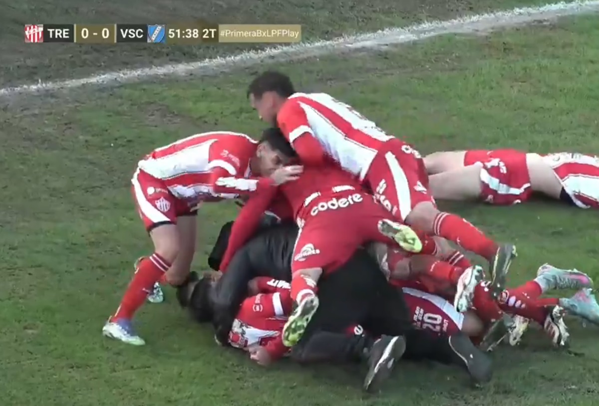 Insólito gol en contra de Villa San Carlos ante Talleres en Primera B