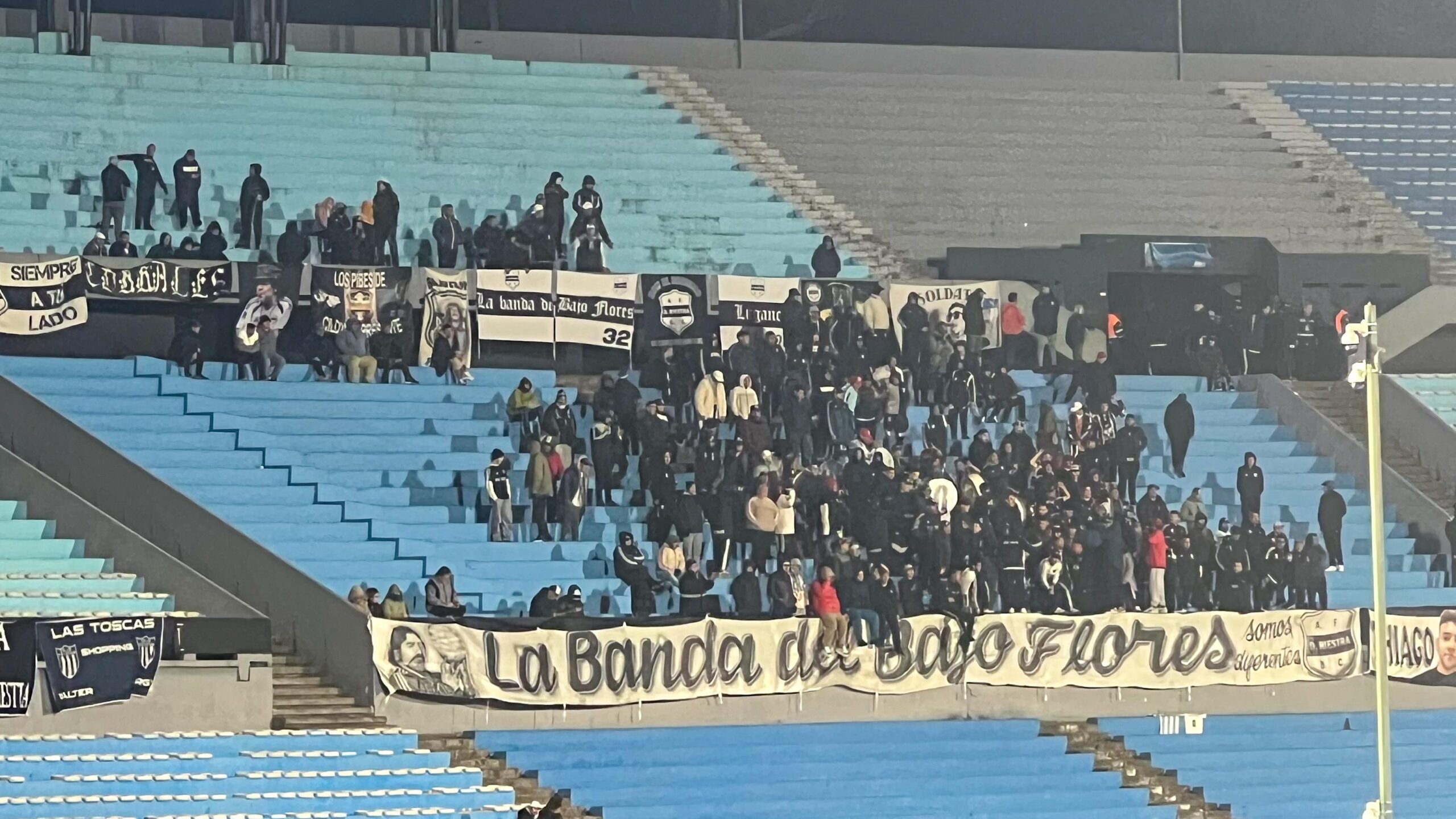 Riestra y una visita histórica al Centenario