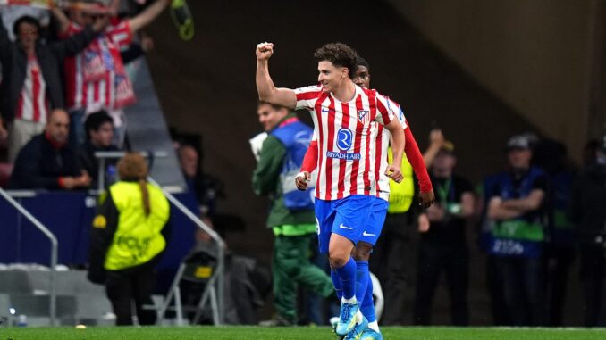 Barcelona negocia con Julián Álvarez