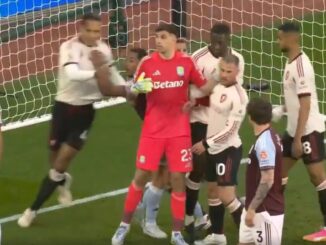 Dos campeones con Argentina se cruzaron en Aston Villa - Liverpool y Dibu Martínez le metió un manotazo picante a Alexis Mac Allister