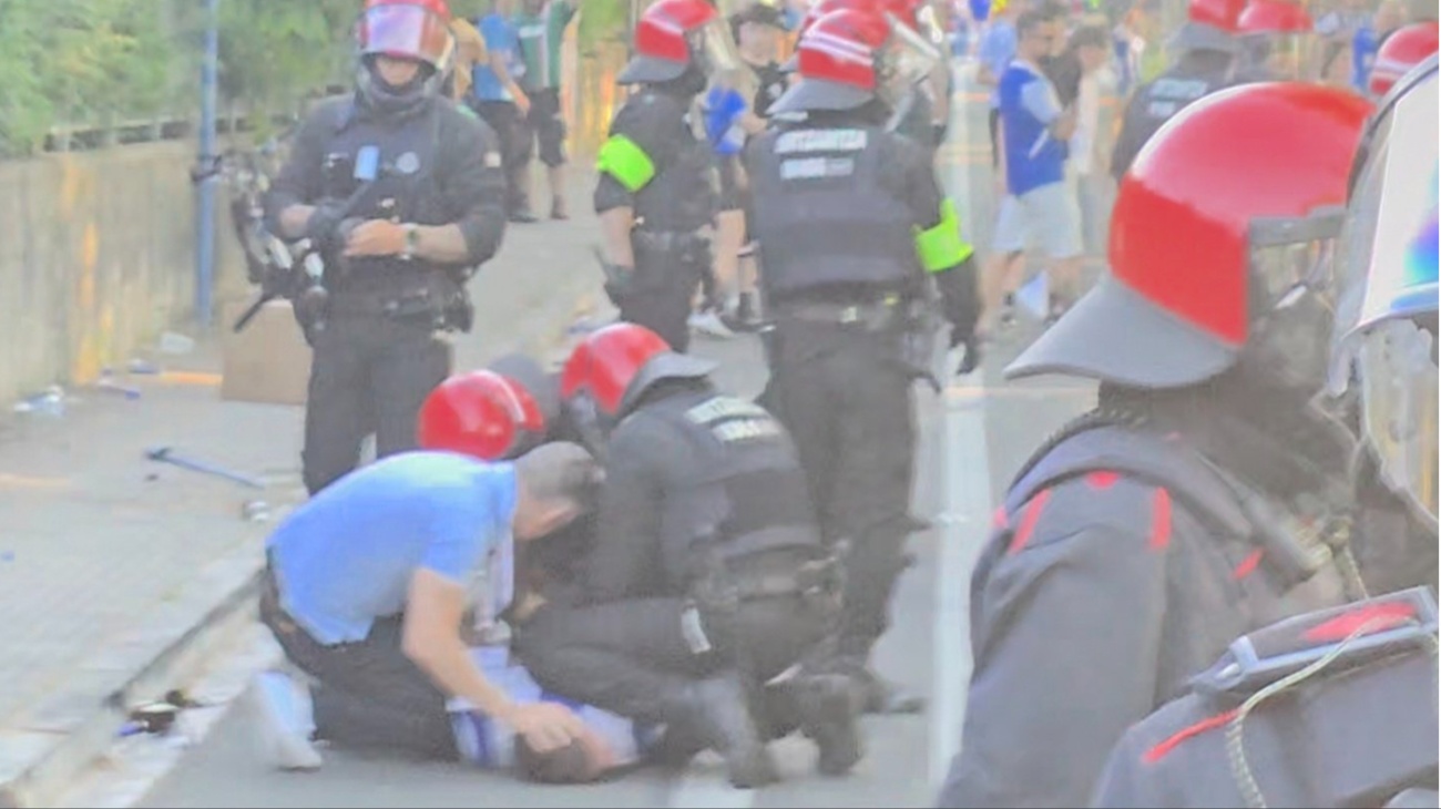 Tensión policial y detenidos en la última fecha de La Liga