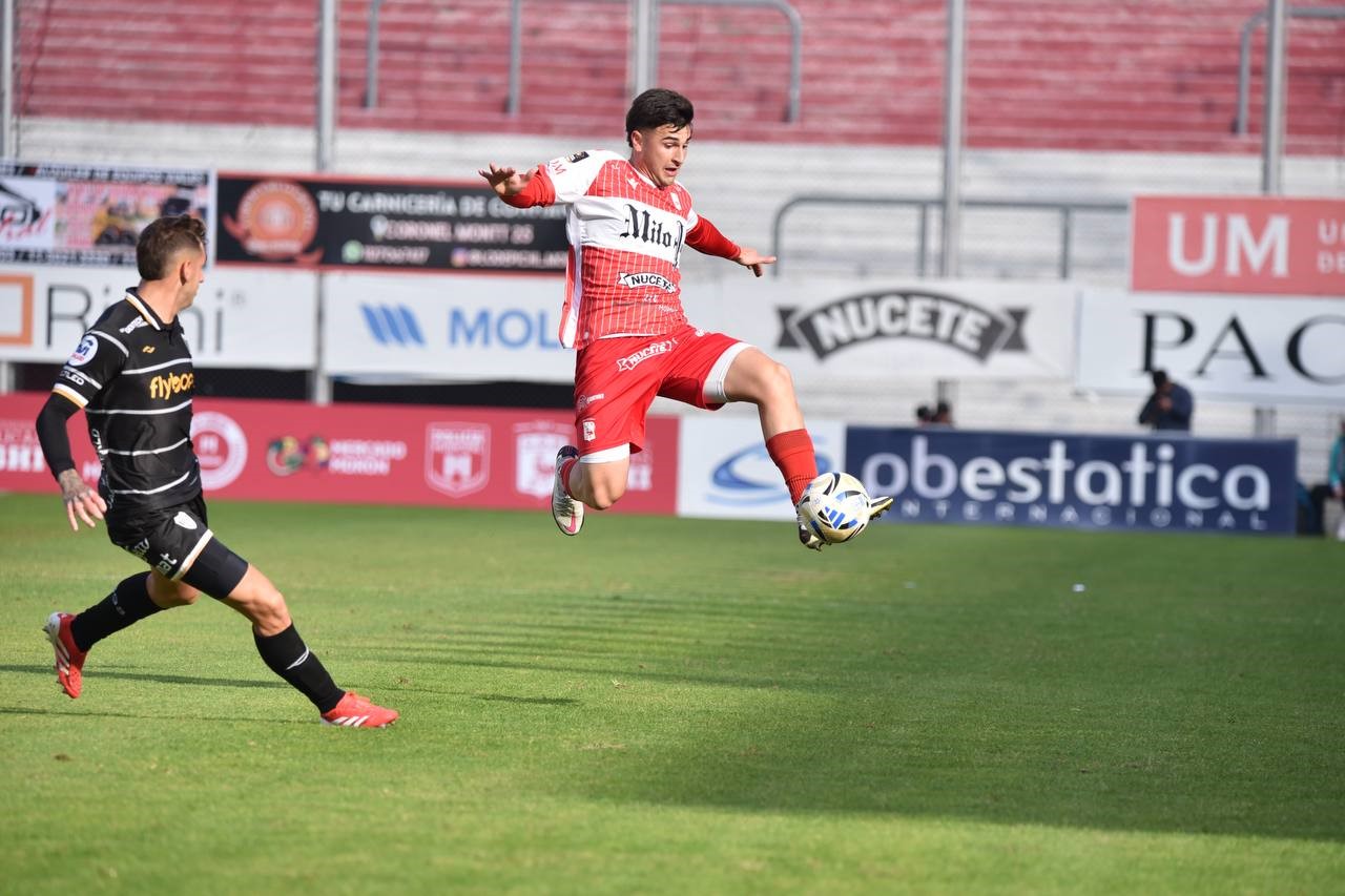 Deportivo Morón venció a Estudiantes de Buenos Aires en un duelo caliente con dos expulsados