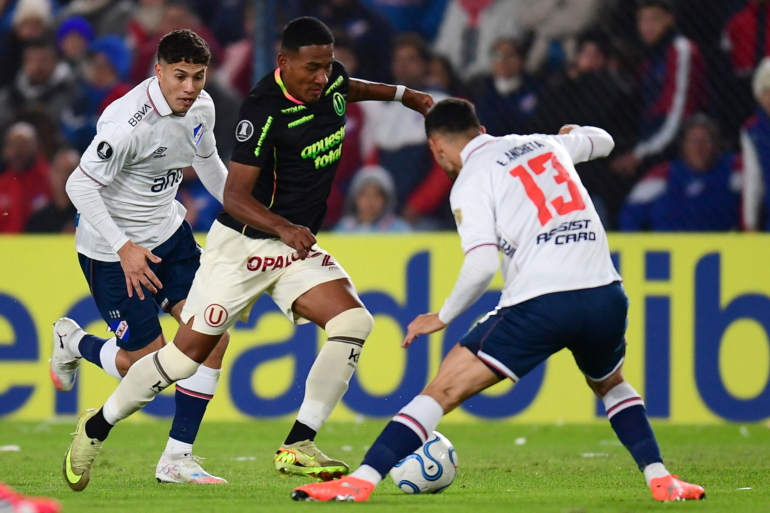Nacional no pudo con Universitario