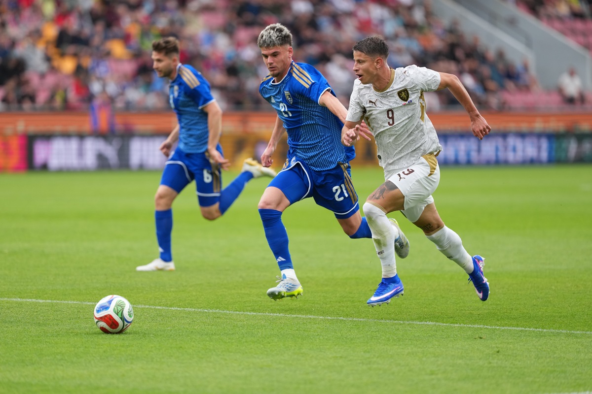 Fue 2 a 1 para los Bohemios con goles de Ladra y Hlozek. República Checa le ganó a Kosovo ajustando detalles para el Mundial