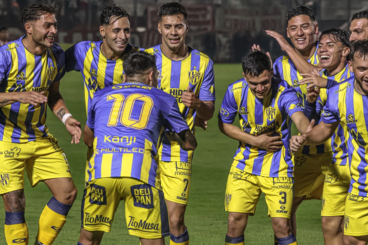 Atlanta le ganó a San Martín de Tucumán y quedó cerca de la cima