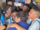 Cariño y abrazos para Costas en la llegada de Racing a Rosario