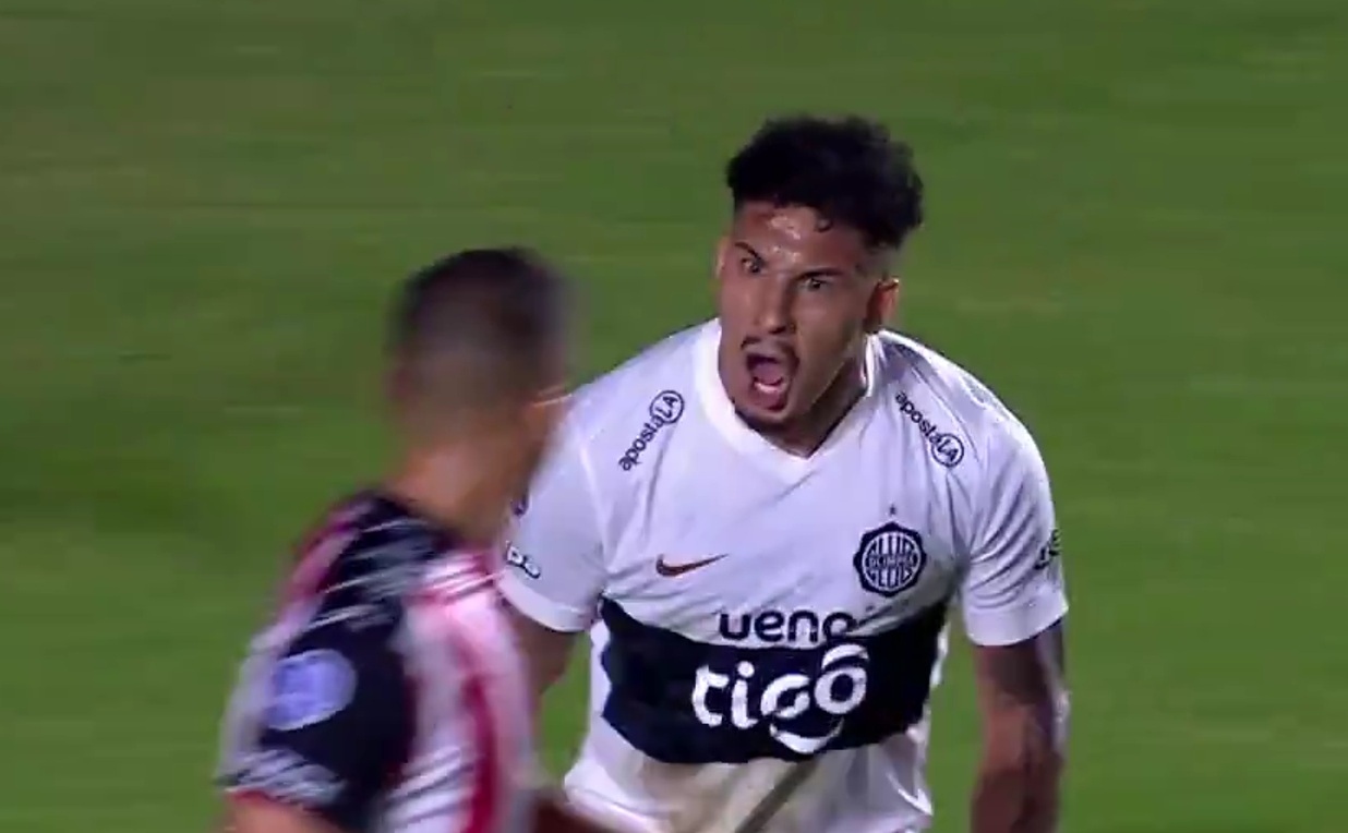 Fernando Cardozo empató para Olimpia y le gritó el gol en la cara a Fernando Tobio