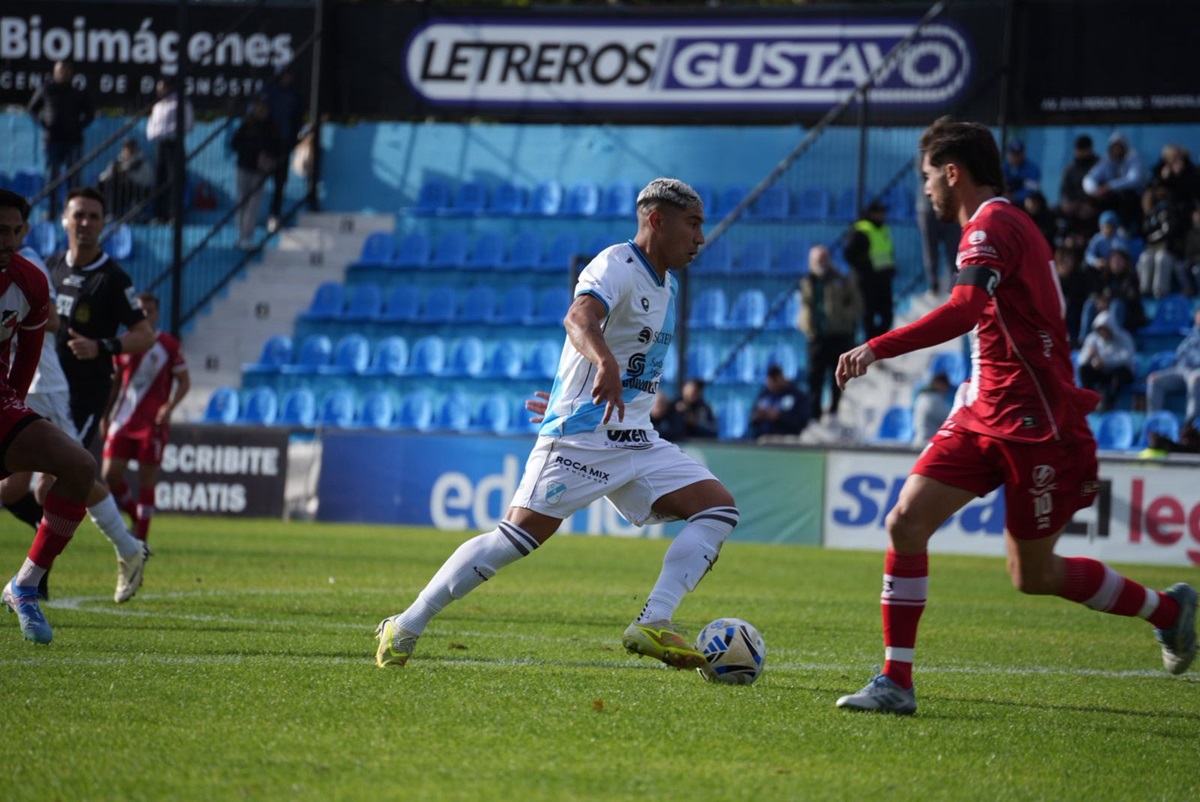 Deportivo Maipú goleó 5 a 0 a Temperley y bailó en Turdera