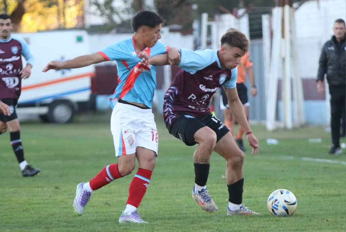 UAI Urquiza le dio una mano y Arsenal ganó para ser líder