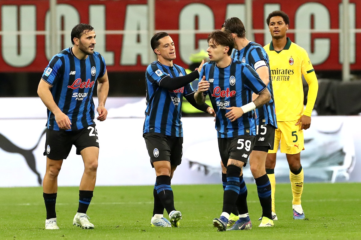 Atalanta le ganó a un Milan que se aleja de Champions League