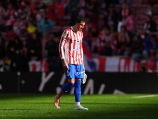 El defensor trabó y pidió el cambió en Atlético Madrid - Celta. José María Giménez salió lesionado y preocupó a Uruguay