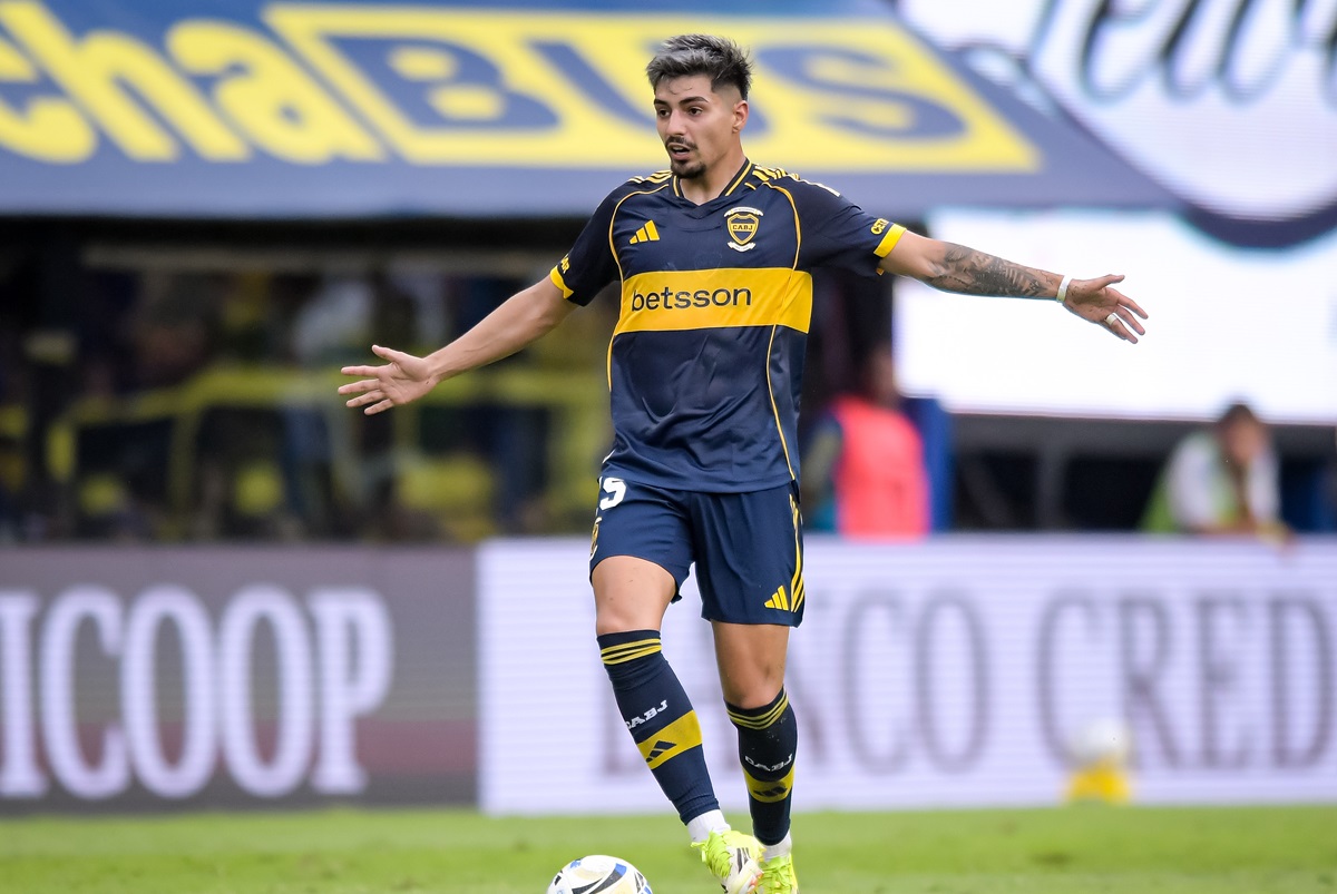 Williams Alarcón vuelve a ser titular en Boca tras dos meses
