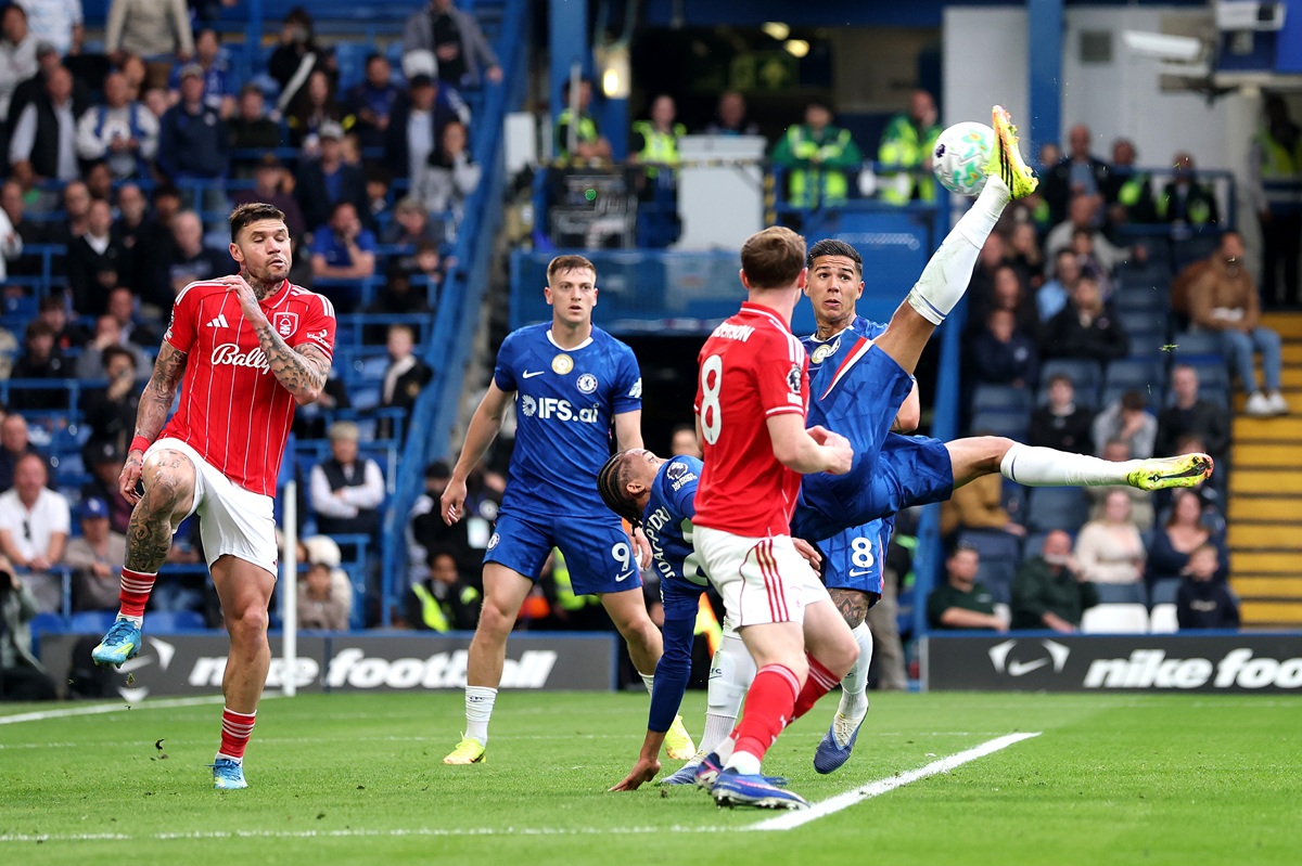 João Pedro marcó un espectacular gol de chilena en la derrota de Chelsea