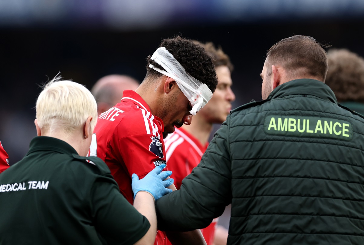 Gibbs-White salió por un golpe en la cabeza y preocupó a Nottingham Forest