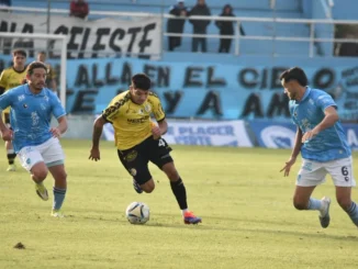 CADU aprovechó un error de Comunicaciones en el final y rescató un empate en Zárate