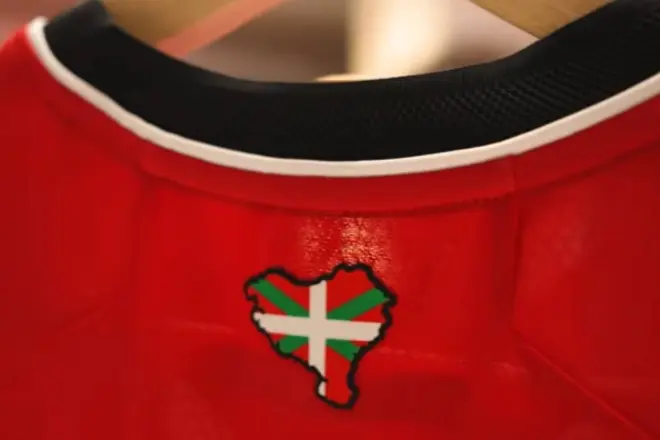 Polémica con la nueva camiseta del Athletic