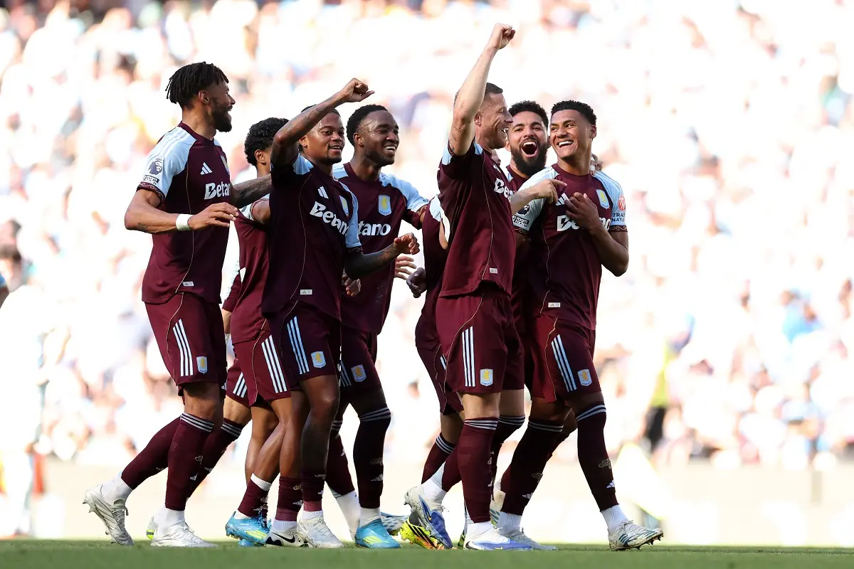 Aston Villa empañó la despedida de Pep Guardiola y venció al Manchester City con doblete de Ollie Watkins