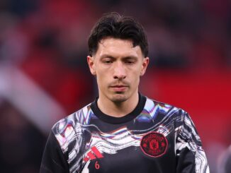 Lisandro Martínez nuevamente titular en Manchester United