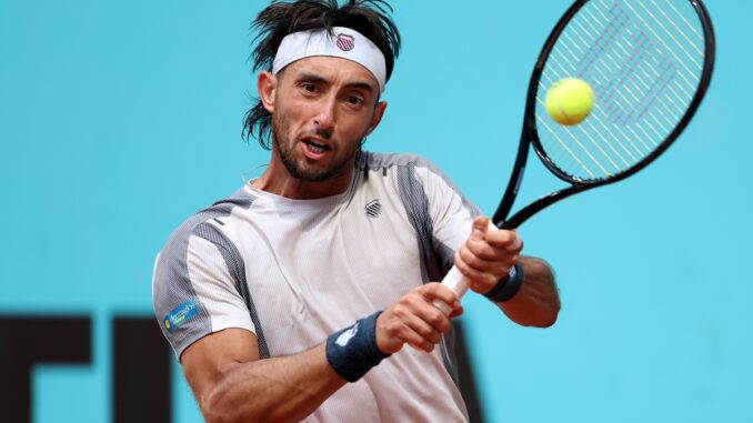 Fue 6-3 y 6-4 para el argentino que avanza a octavos de final. Thiago Tirante dio otra vez la nota y le ganó a Cobolli en Roma
