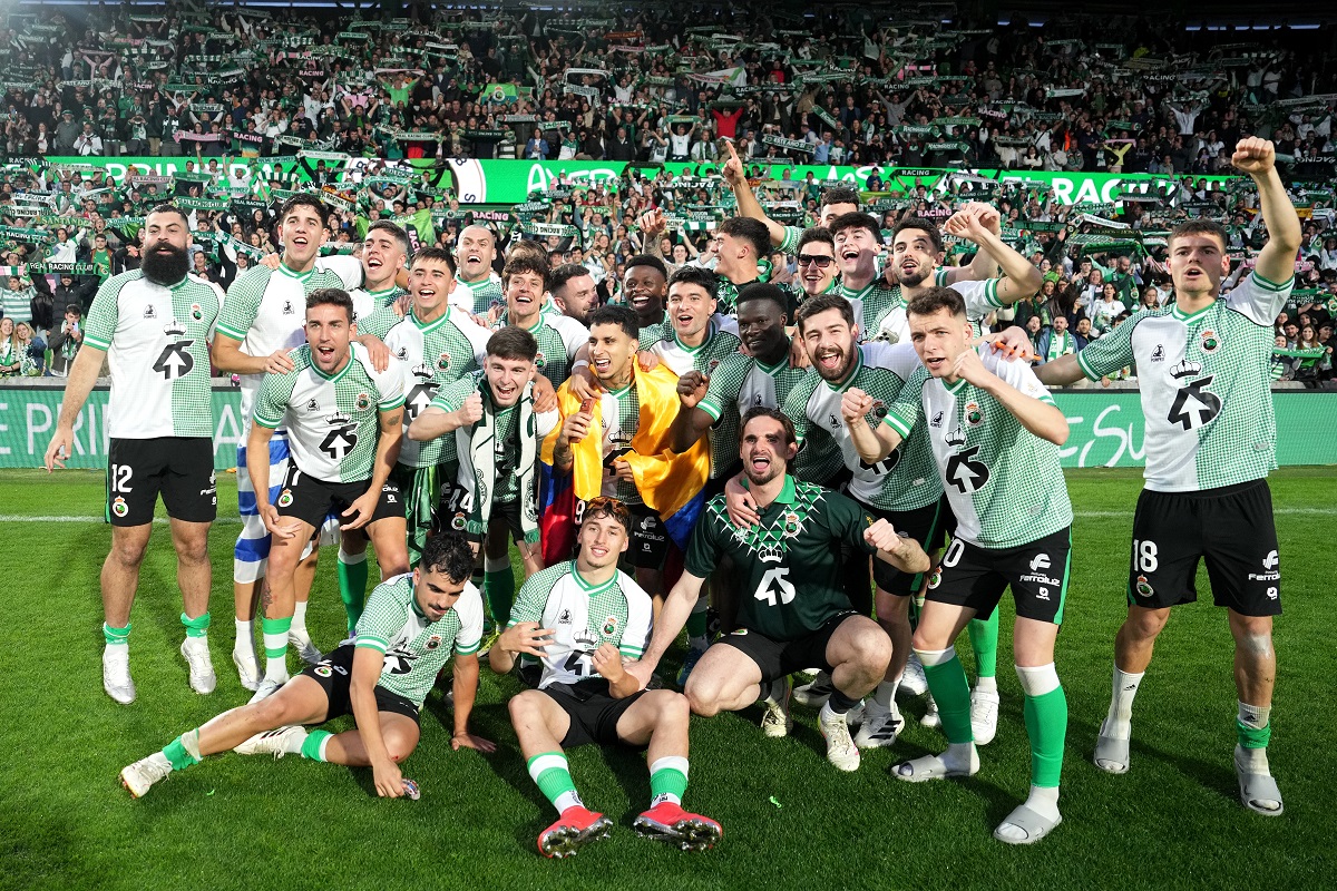 Los de Cantabria volvieron a la elite de España tras 14 años. Racing de Santander logró el ascenso y vuelve a La Liga