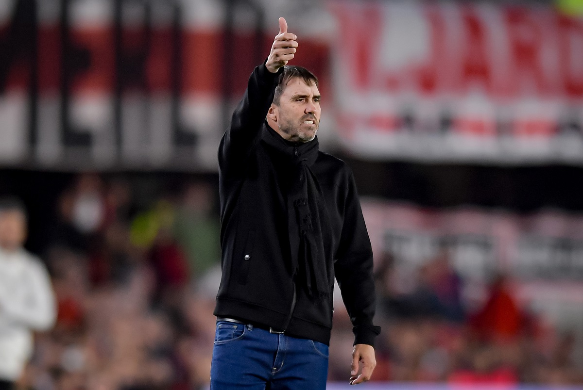 El entrenador de River explotó en el partido ante Rosario Central. Coudet enojado por la lesión de Driussi: "¿No van a llamar al VAR?"