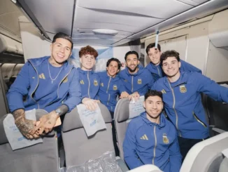 La Selección Argentina emprendió viaje a Kansas City con la ilusión puesta en el Mundial 2026