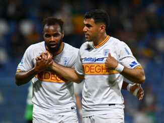 Lecce ganó agónicamente y complicó a Cremonese