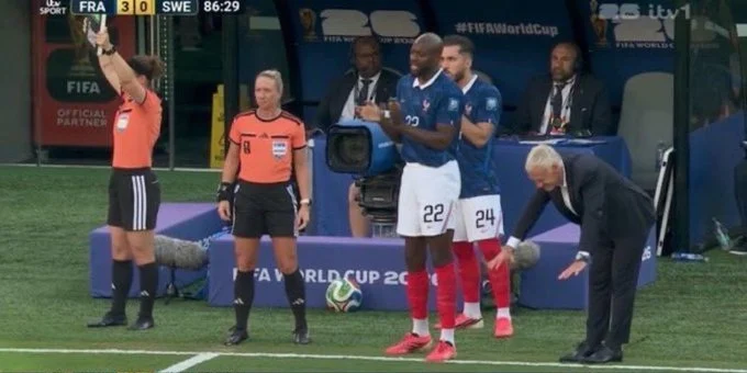 Didier Deschamps se rindió ante Mbappé cuando fue sustituido