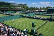 Camilo Ugo Carabelli pasó de ganar a retirarse en Wimbledon