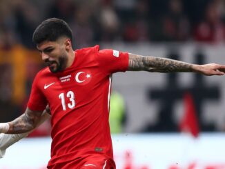 El defensor del Galatasaray pidió el cambio en el amistoso ante Macedonia. Eren Elmali salió lesionado en Turquía y encendió alarmas