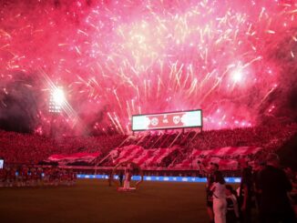 Así fue el show de fuegos artificiales en el Defensores del Chaco en el recibimiento de Paraguay ante Nicaragua del que habla todo el mundo