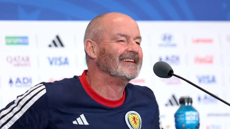Steve Clarke renunció a Escocia tras la eliminación del Mundial