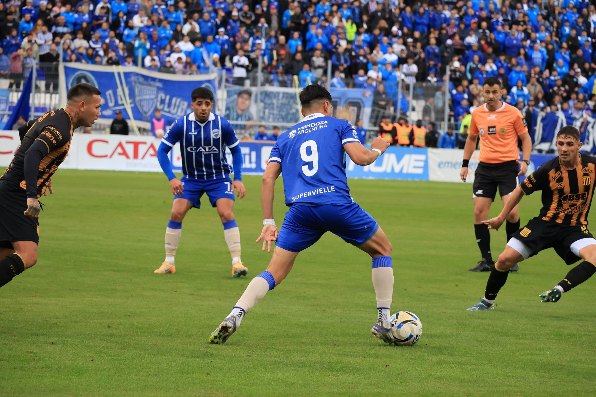 Godoy Cruz insistió hasta el final y venció agónicamente a Mitre