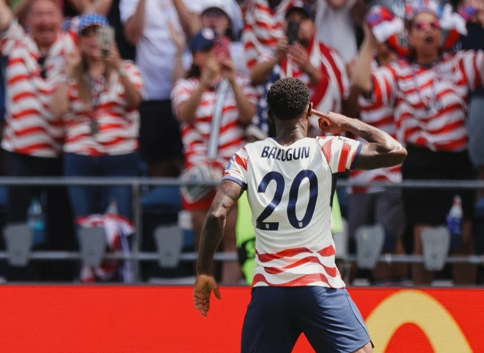 Estados Unidos vence a Australia por buen margen en Seattle