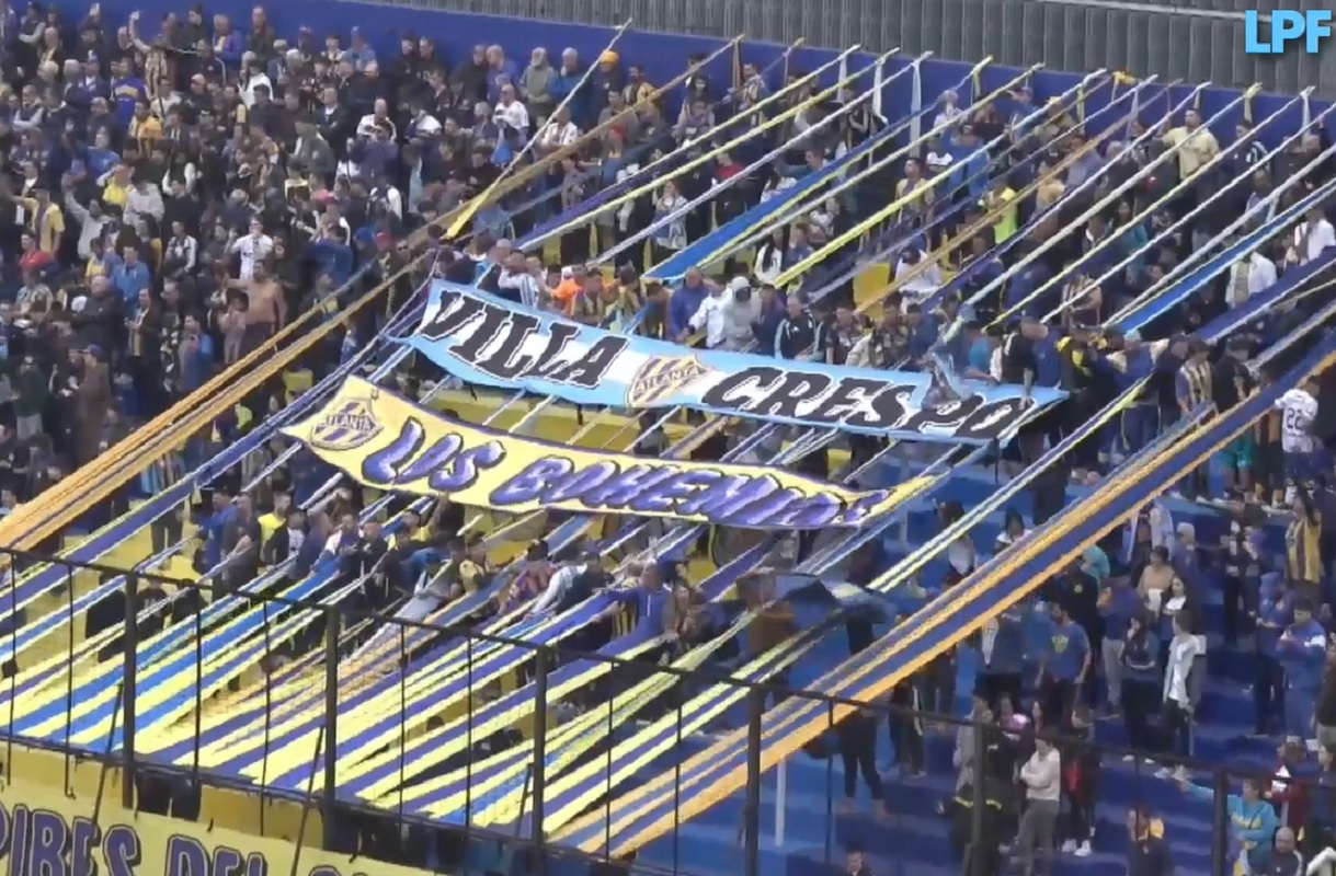 El Bohemio le rindió homenaje a Carlos Solari en Villa Crespo. Atlanta recibió a sus jugadores con la Bestia Pop y ovación al Indio