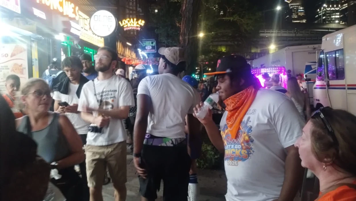Caos total en las calles de Manhattan por la final de la NBA ente los New York Knicks y los Spurs