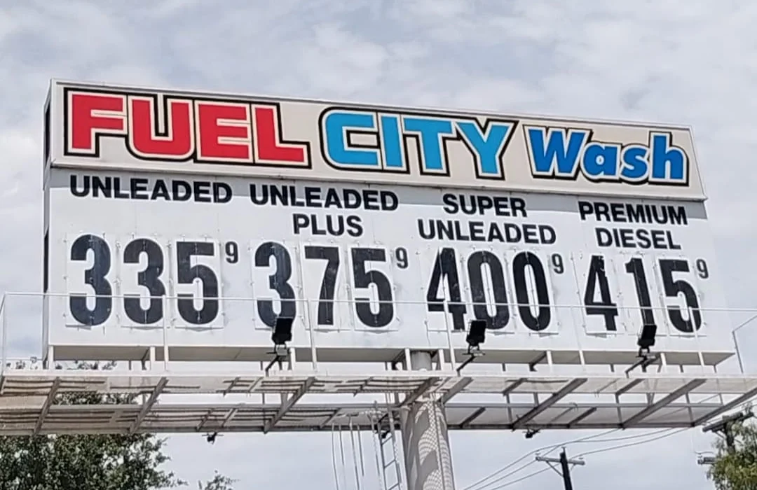Sin playeros y con precios más bajos que en Argentina: así funcionan las estaciones de servicio en Dallas