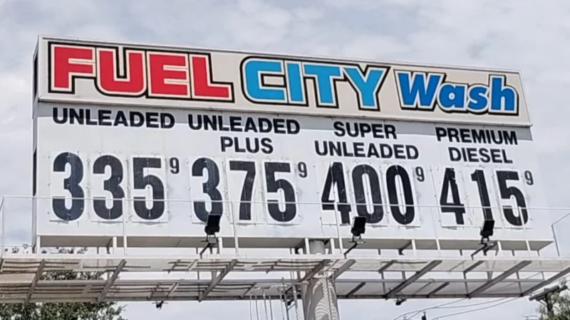 Sin playeros y con precios más bajos que en Argentina: así funcionan las estaciones de servicio en Dallas
