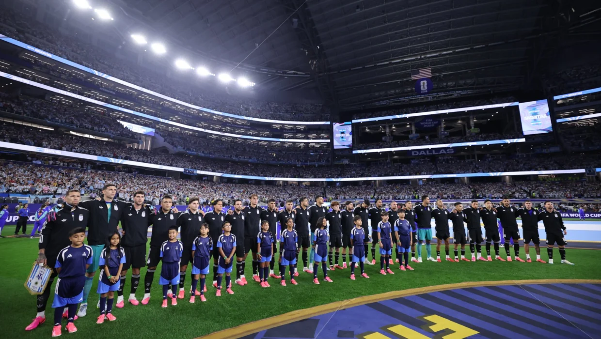 Cinco futbolistas argentinos tuvieron su debut mundialista