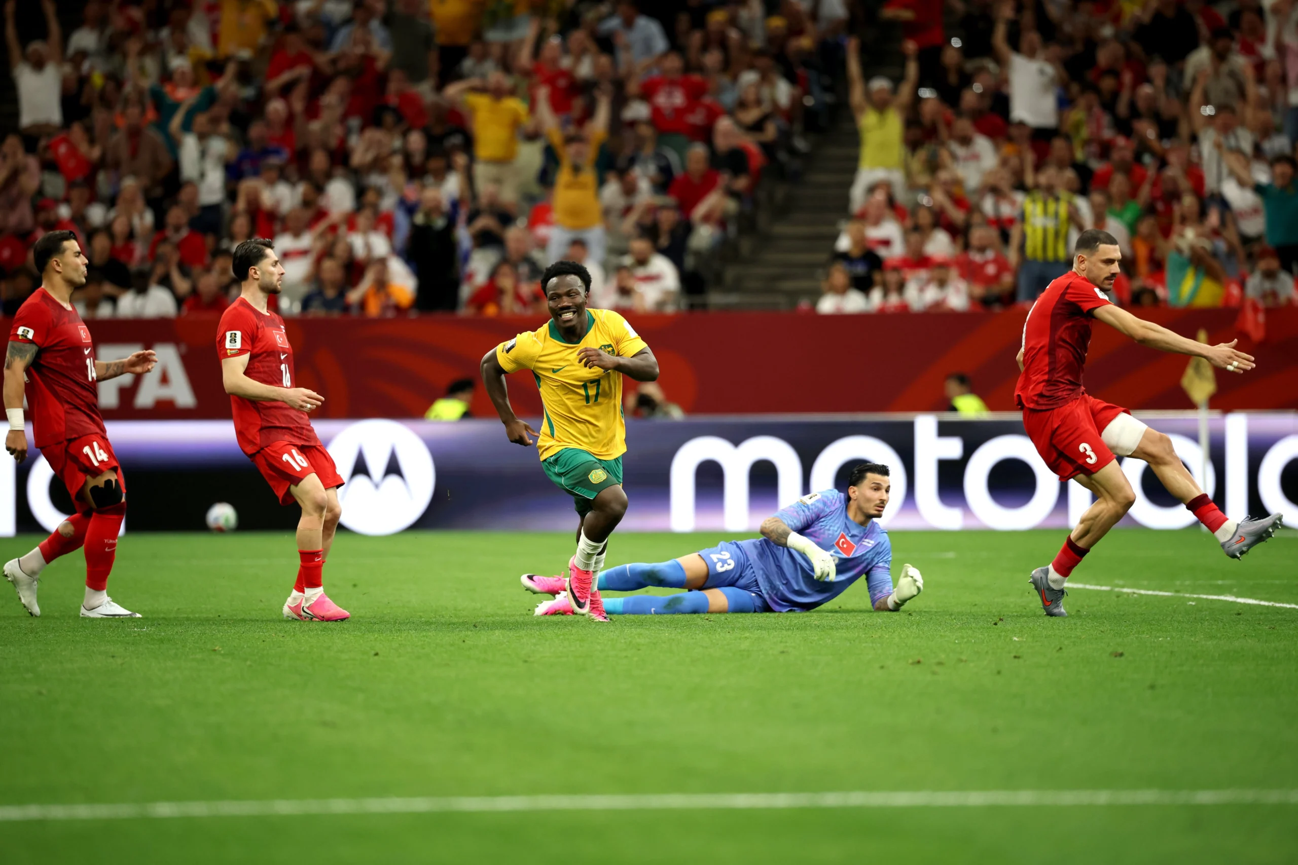 Nestory Irankunda se convirtió en el goleador australiano más joven de la historia del Mundial