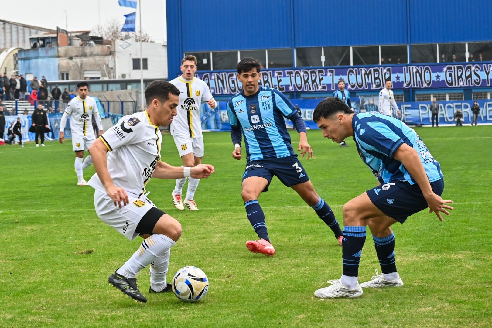 San Telmo y Deportivo Madryn repartieron puntos en un duelo discreto