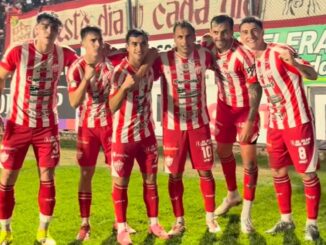 Fue 2 a 0 para el Tallarín con goles de Enrique y Colombini. Talleres de Escalada le ganó a Deportivo Merlo y es puntero